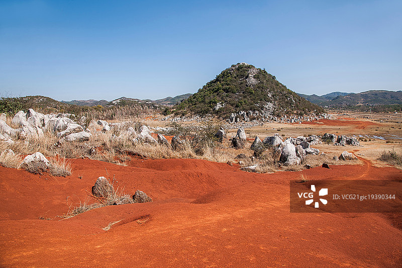 云南省罗平海峰湿地红土地图片素材