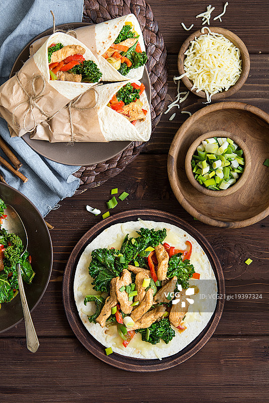鸡肉甘蓝玉米饼图片素材