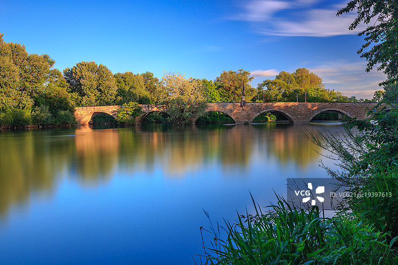 内卡河的最后一缕光芒图片素材