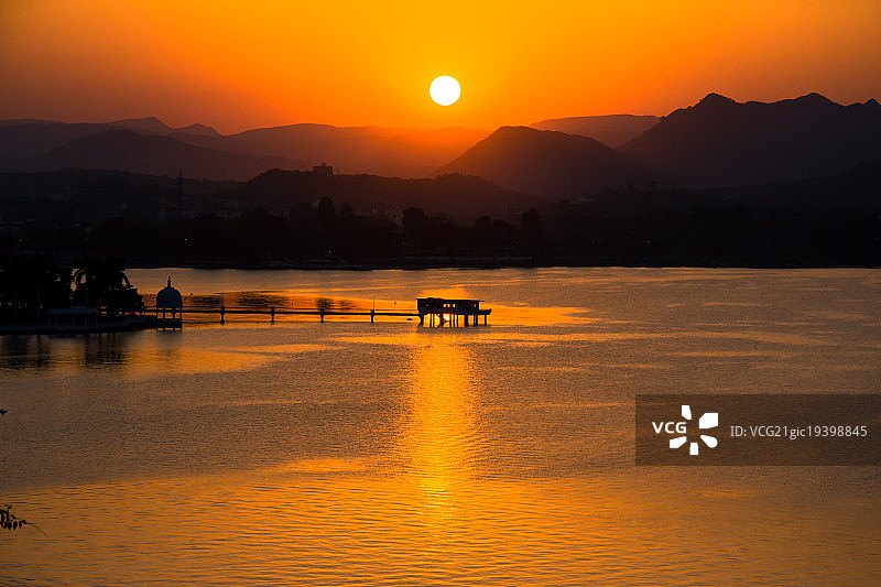湖泊之城乌代浦的日落图片素材
