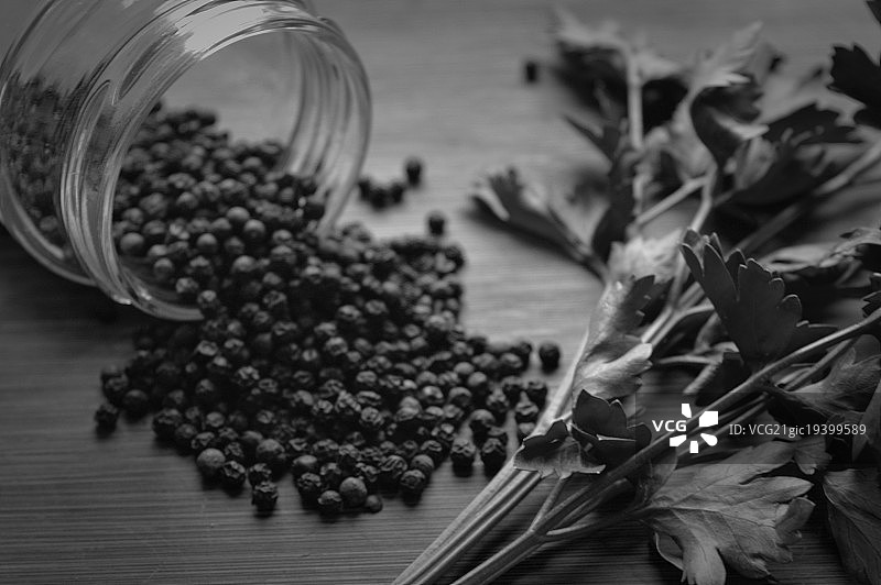 胡椒与香草静物图片素材