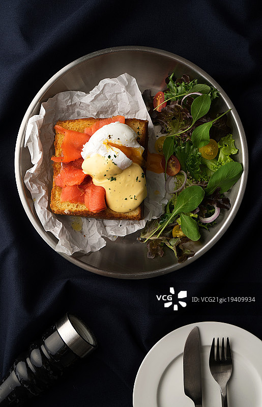 烟熏三文鱼吐司图片素材