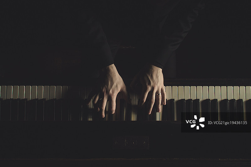钢琴家的手图片素材