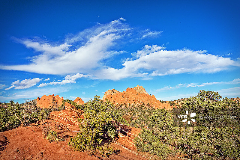 朝东的众神花园图片素材
