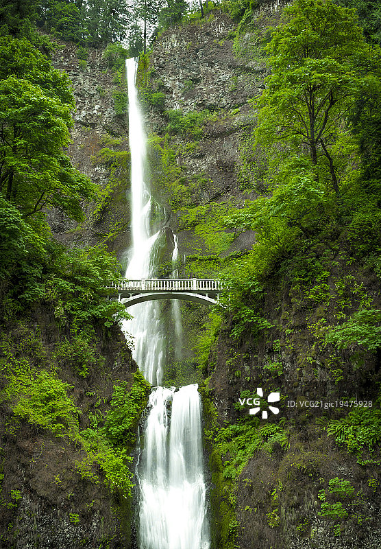 俄勒冈州 Multnomah 瀑布图片素材