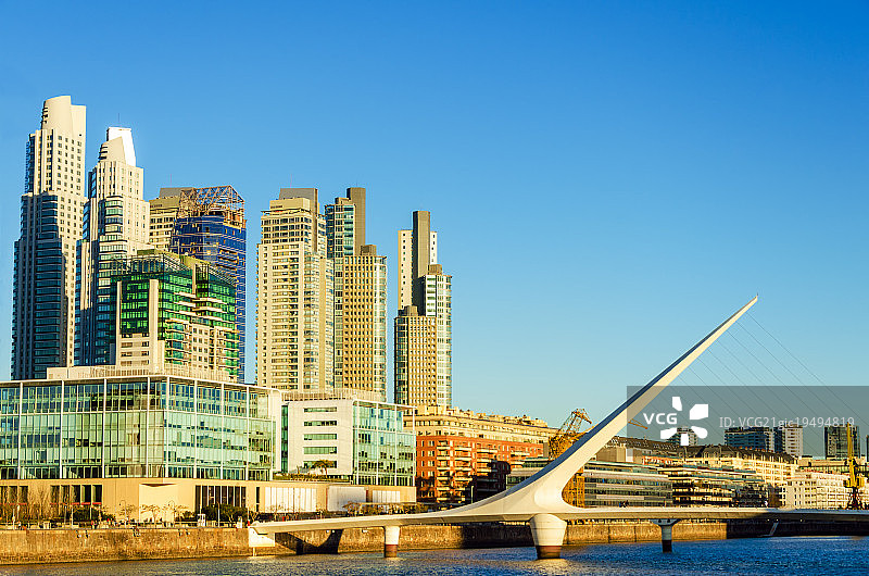 马德罗港的摩天大楼图片素材