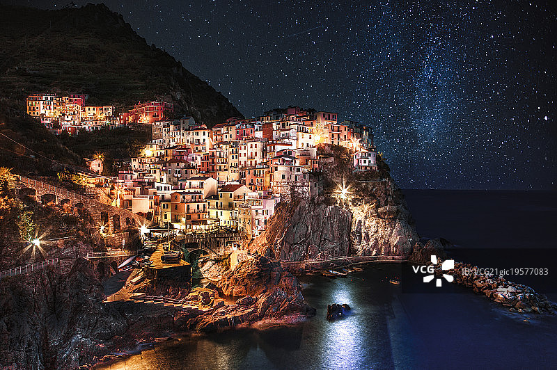 马纳罗拉夜景图片素材