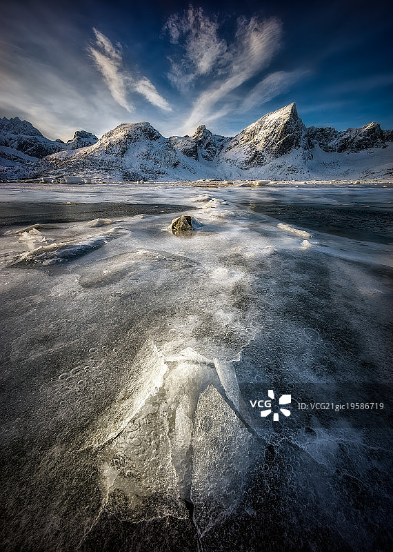 孵化龙蛋图片素材