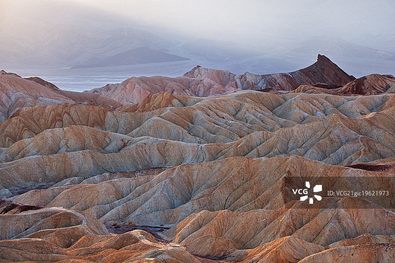 死亡谷金色峡谷的阳光图片素材