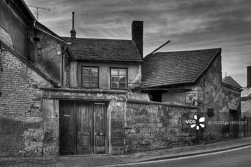小型老房子的黑白照片图片素材