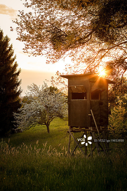 拉起的窗帘图片素材