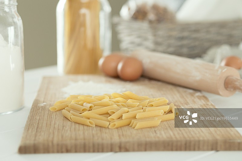 可烹饪的干燥通心粉图片素材