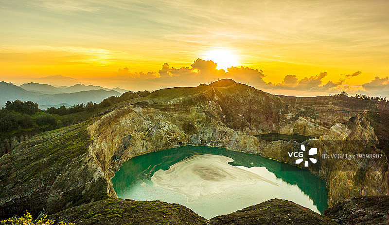 弗洛勒斯岛克里穆图湖图片素材