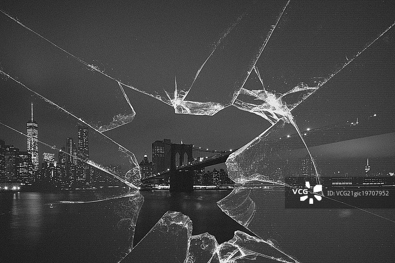 破碎的玻璃图片素材