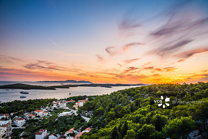 赫瓦尔岛的火红日落图片素材