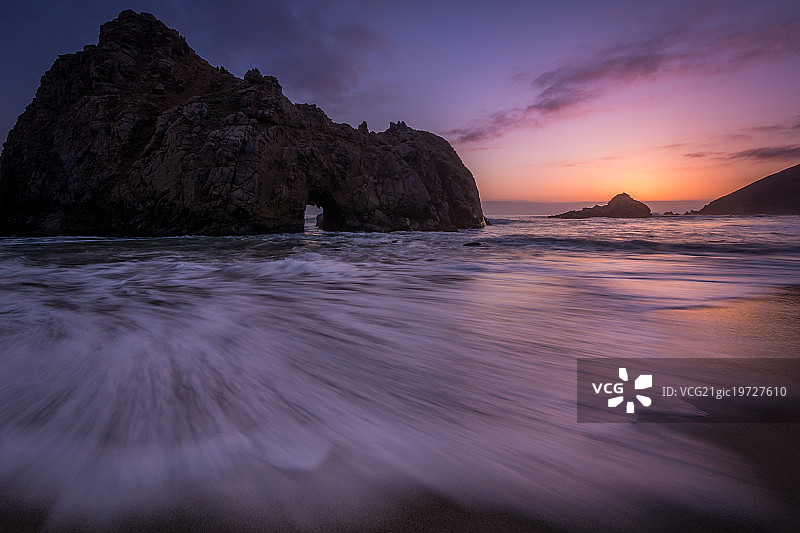 日落时分的派弗海滩流水图片素材