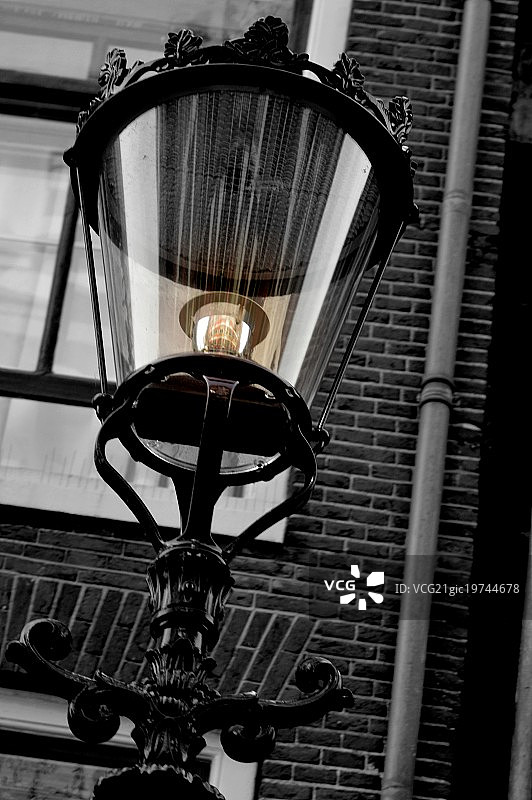 黑暗中的光图片素材