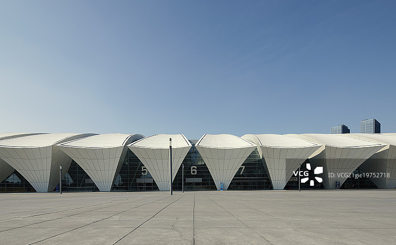 上海都市大体量公共建筑图片素材