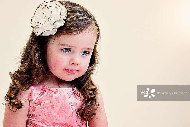 3岁的艾斯拉图片素材