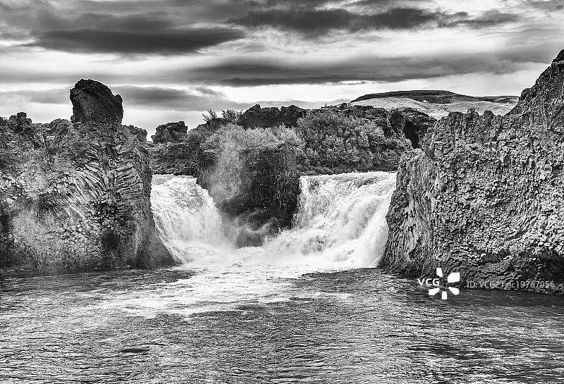 Hjalparfoss瀑布图片素材