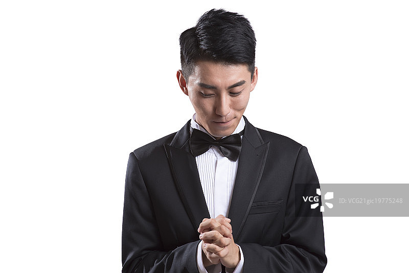 Portrait of happy young groom图片素材