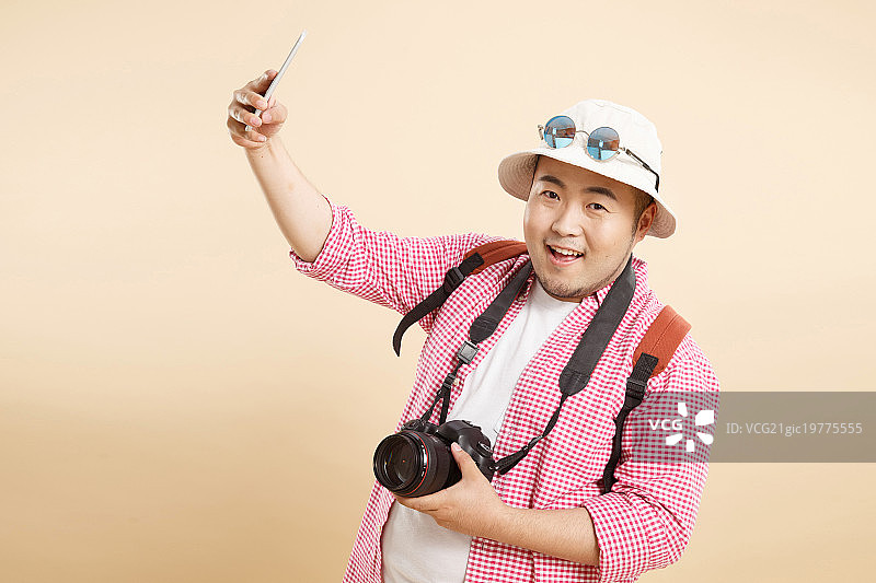 青年胖男人旅行图片素材