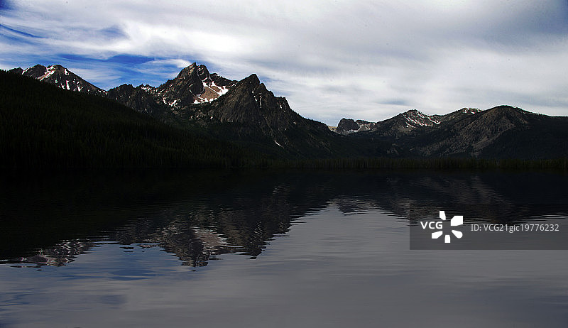 锯齿反射图片素材