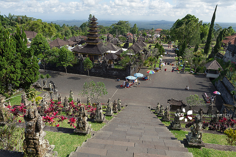 从百沙基寺看到的入口景观图片素材