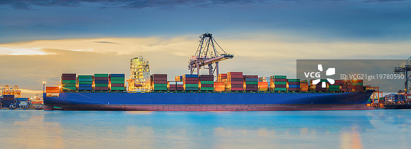 集装箱货轮图片素材