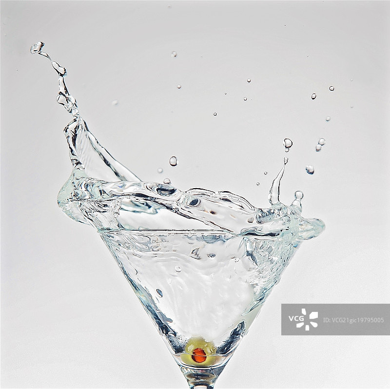 伏特加飞溅图片素材