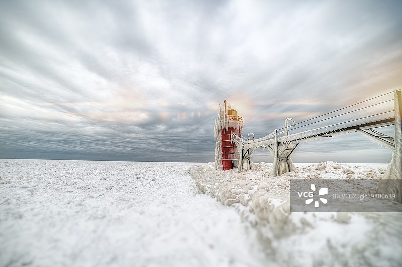 欲拒还迎图片素材