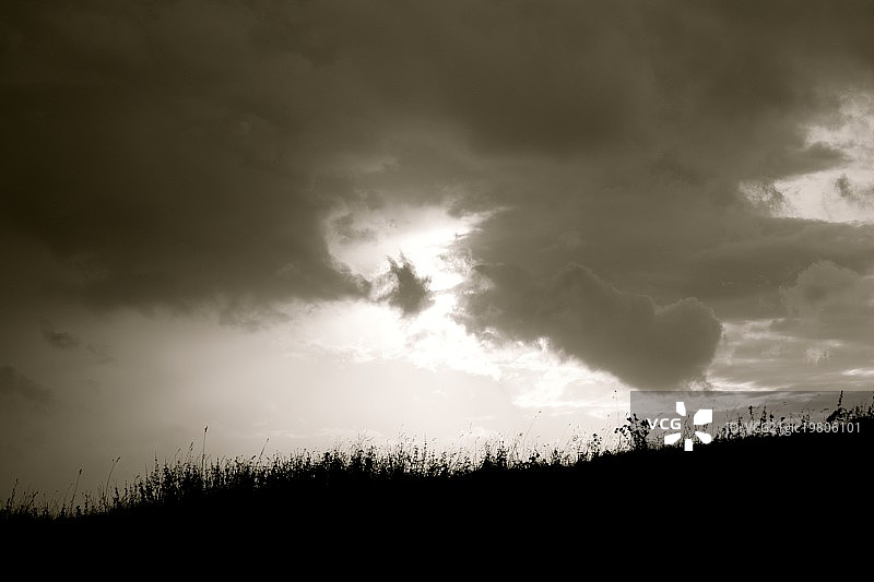 酝酿中的风暴图片素材