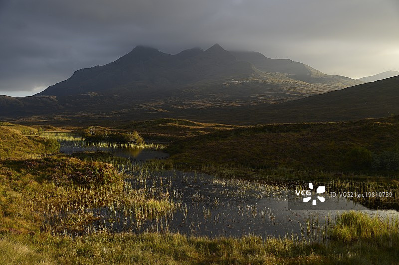 斯利加chan附近的丘陵图片素材