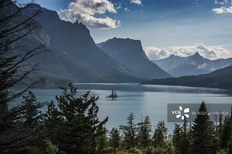 冰川国家公园的野鹅岛图片素材