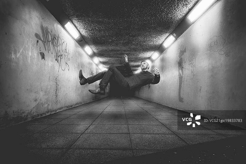 漂浮摄影 - 自画像图片素材