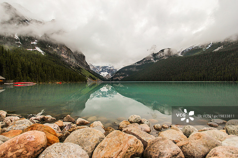 路易斯湖的倒影图片素材