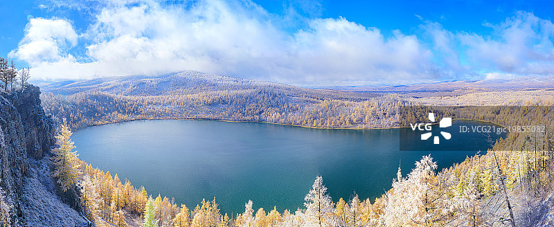 阿尔山驼峰岭天池图片素材
