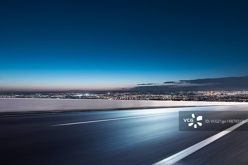 夜晚城市高架图片素材