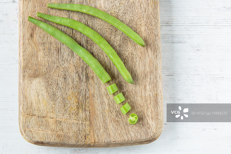 装饰品和金色丝带背景图片素材