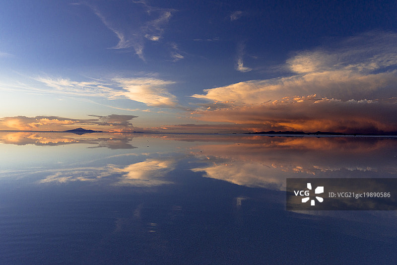 玻利维亚乌尤尼盐湖图片素材