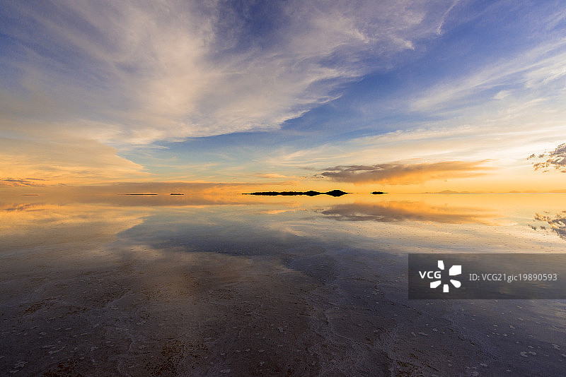 玻利维亚乌尤尼盐湖图片素材