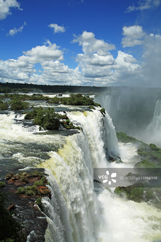 巴西巴拉那伊瓜苏国家公园伊瓜苏瀑布（联合国教科文组织世界遗产）图片素材