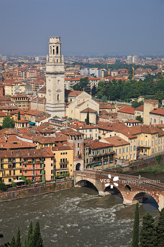 意大利威尼托维罗纳阿迪杰河上的彼得拉桥图片素材