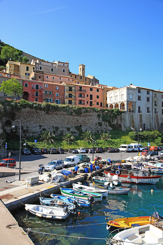 意大利托斯卡纳格罗塞托区阿根塔里奥山埃尔科莱港图片素材