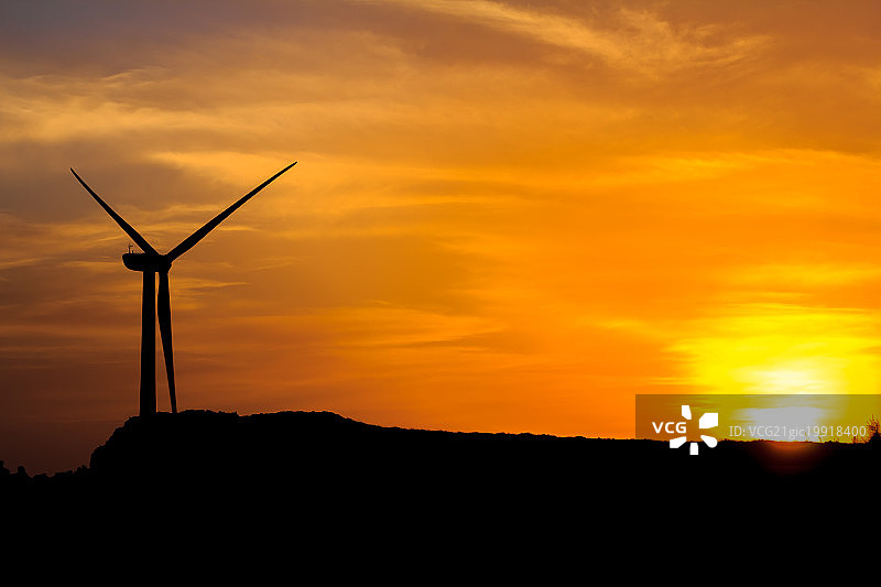 草原天路夕阳图片素材