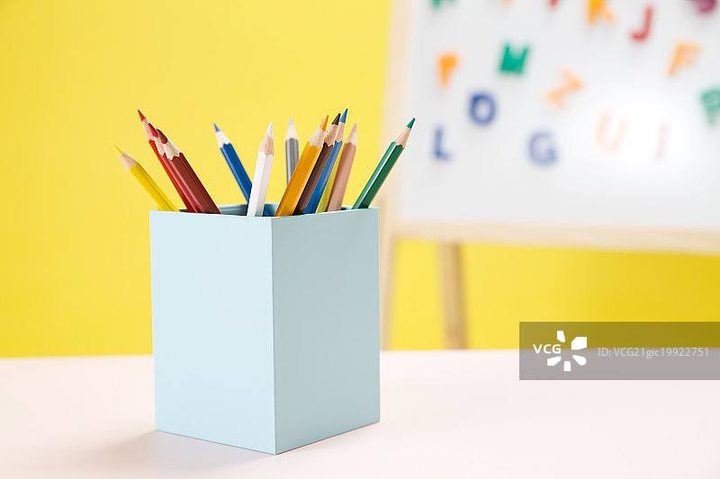 文具彩笔图片素材