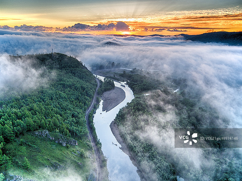 内蒙古呼伦贝尔根河市乌力库玛林场日出云散无炫光清图片素材