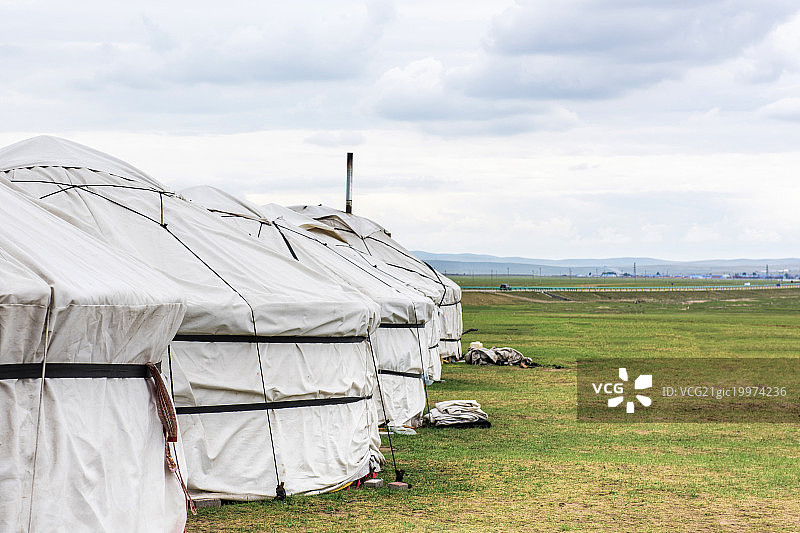 呼伦贝尔草原上的蒙古包图片素材