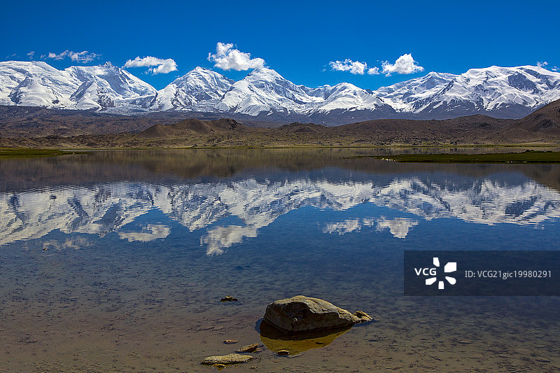 公格尔峰图片素材