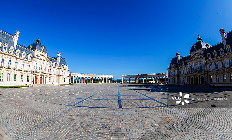 欧式建筑北京拉斐特城堡的广场图片素材